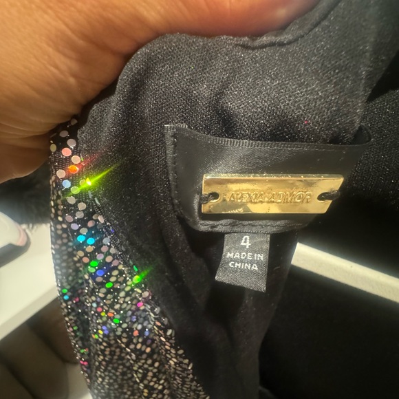 Holiday dress!!!! Sparkly black Alexia Admor dress! Size 4! - Picture 4 of 5